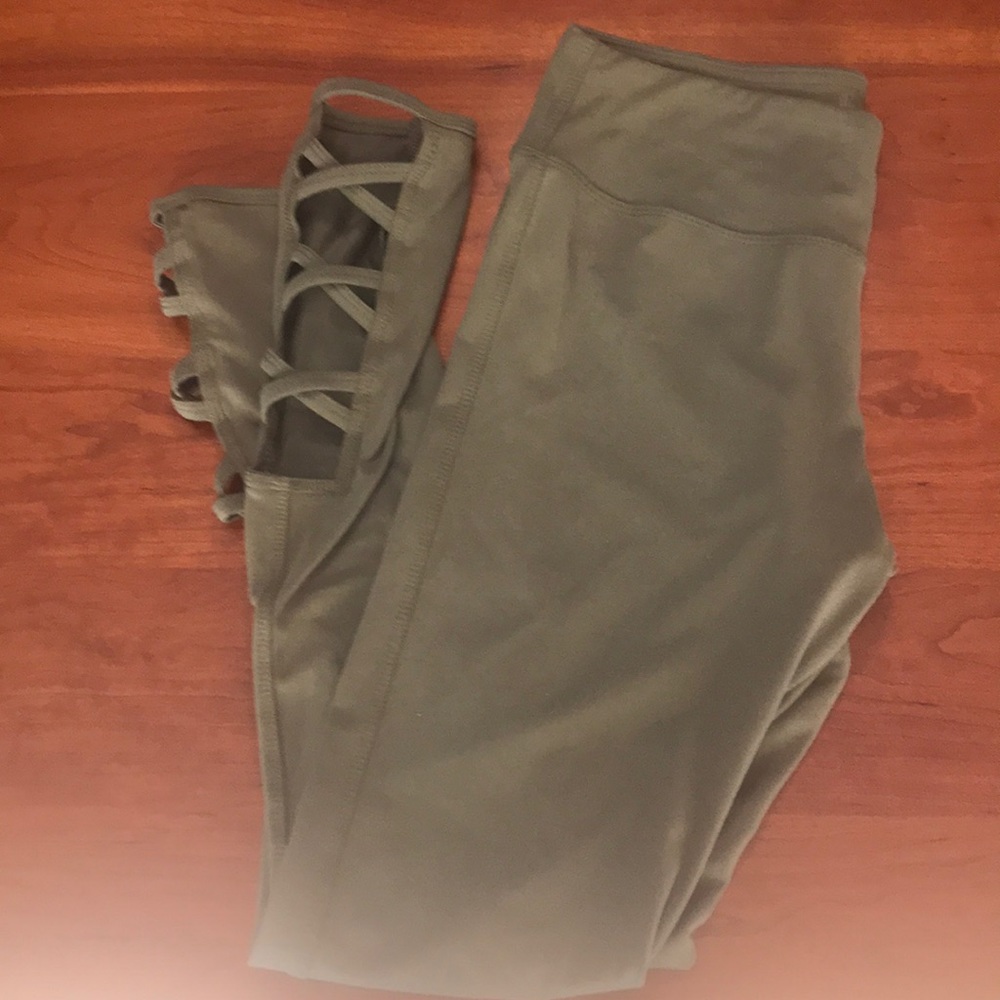 Army green yoga pants size medium